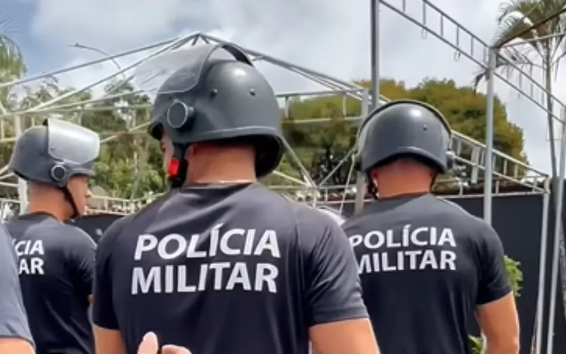 forças de segurança, militares;