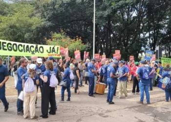 paralisações, greve;