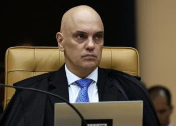 Moraes, autoriza, oitiva;