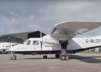 passeio aéreo, serviço de transporte aéreo;